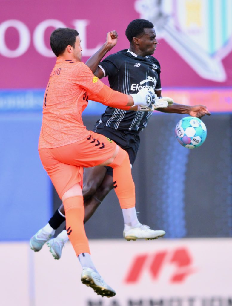 Bassett's late goal leads Riverhounds to victory